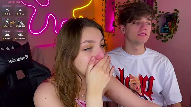 Snapshot of RobertAndLinela chatting on February 5, 2025, 6:48 pm RobertAndLinela online show from February 5, 2025, 6:48 pm