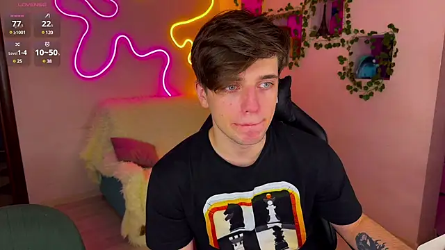 Snapshot of RobertAndLinela chatting on February 16, 2025, 8:33 pm RobertAndLinela online show from February 16, 2025, 8:33 pm