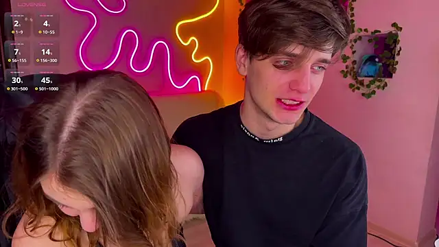 Snapshot of RobertAndLinela chatting on February 19, 2025, 10:42 pm RobertAndLinela online show from February 19, 2025, 10:42 pm