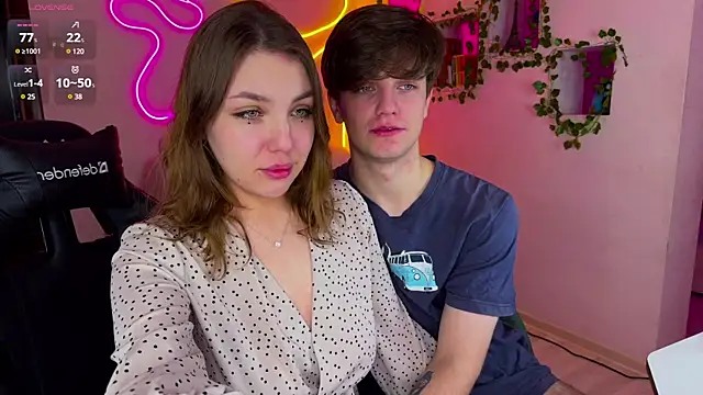 Snapshot of RobertAndLinela chatting on March 2, 2025, 11:07 am RobertAndLinela online show from March 2, 2025, 11:07 am