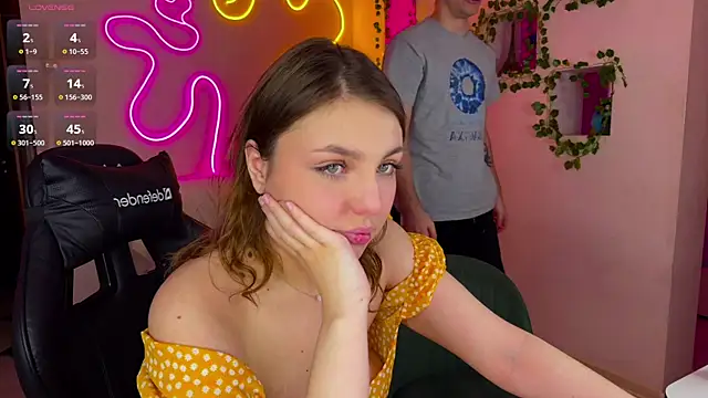 Snapshot of RobertAndLinela chatting on March 11, 2025, 12:28 pm RobertAndLinela online show from March 11, 2025, 12:28 pm