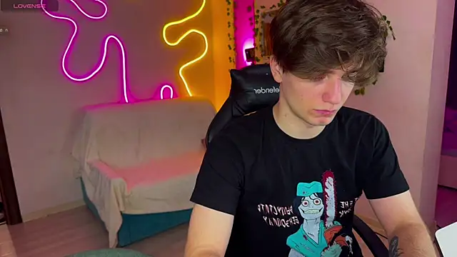 Snapshot of RobertAndLinela chatting on March 14, 2025, 11:12 am RobertAndLinela online show from March 14, 2025, 11:12 am