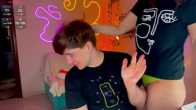 Snapshot of RobertAndLinela chatting on September 11, 2025, 12:05 pm RobertAndLinela online show from September 11, 2025, 12:05 pm