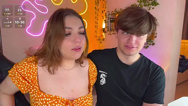 Snapshot of RobertAndLinela chatting on October 18, 2025, 11:55 am RobertAndLinela online show from October 18, 2025, 11:55 am