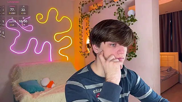 Snapshot of RobertAndLinela chatting on October 25, 2025, 12:34 pm RobertAndLinela online show from October 25, 2025, 12:34 pm