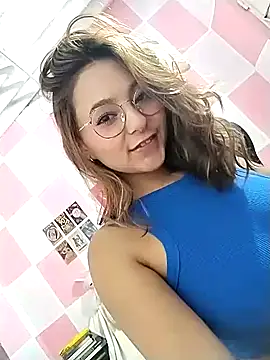 Snapshot of Paulina_mosh chatting on February 15, 2025, 5:50 pm Paulina mosh online show from February 15, 2025, 5:50 pm