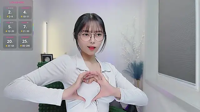 Snapshot of Natasha2025 chatting on October 15, 2025, 3:01 pm Natasha2025 online show from October 15, 2025, 3:01 pm