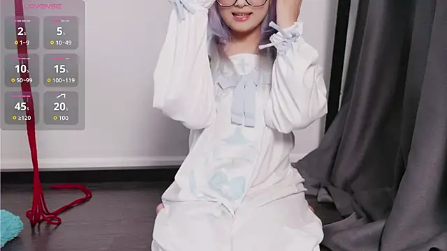 Snapshot of Yu_UwU_ chatting on October 17, 2025, 1:57 pm Yu UwU  online show from October 17, 2025, 1:57 pm