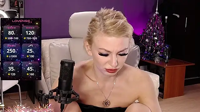 Snapshot of _britney_white_ chatting on December 30, 2024, 6:16 pm britney white online show from December 30, 2024, 6:16 pm