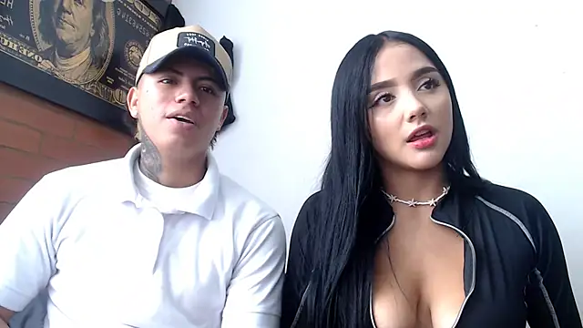 Snapshot of Thiago_x_Sahara chatting on January 5, 2025, 2:52 pm Thiago x Sahara online show from January 5, 2025, 2:52 pm