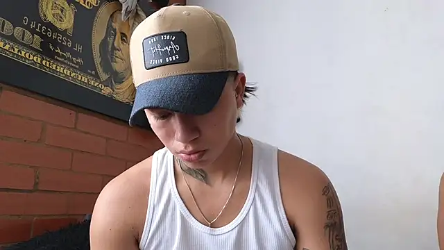 Snapshot of Thiago_x_Sahara chatting on January 28, 2025, 2:21 pm Thiago x Sahara online show from January 28, 2025, 2:21 pm