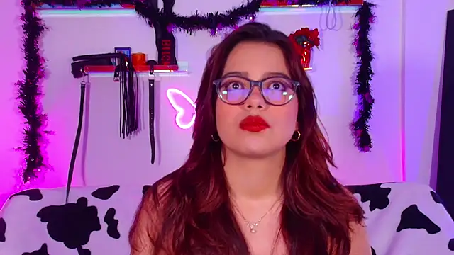 Snapshot of EmiF26 chatting on October 15, 2025, 1:28 am EmiF26 online show from October 15, 2025, 1:28 am