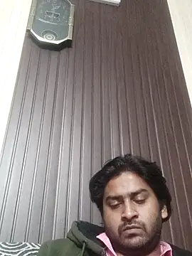 Snapshot of indihotguy chatting on February 21, 2025, 5:53 pm indihotguy online show from February 21, 2025, 5:53 pm