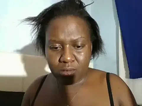 Snapshot of ThamiXX chatting on February 14, 2025, 9:21 pm ThamiXX online show from February 14, 2025, 9:21 pm