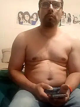 Snapshot of k1oudE chatting on October 5, 2025, 4:11 am k1oudE online show from October 5, 2025, 4:11 am