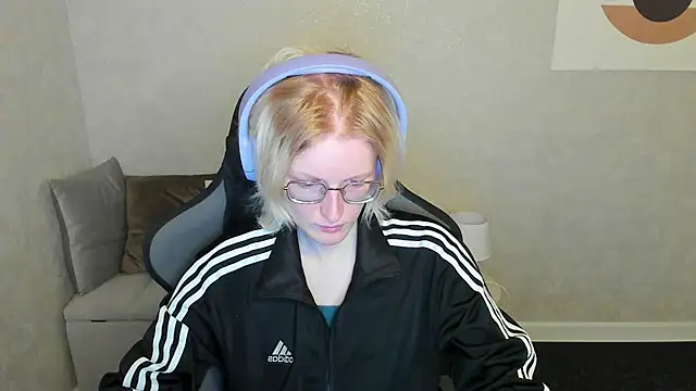 Snapshot of ElizabethHarpper chatting on September 21, 2025, 1:07 am ElizabethHarpper online show from September 21, 2025, 1:07 am