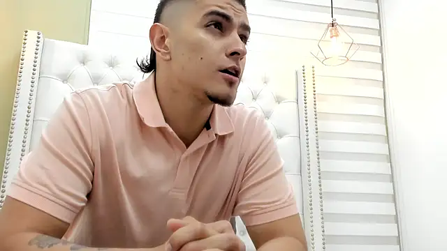 Snapshot of DAVID_VICTORIAA chatting on September 19, 2025, 1:23 pm DAVID VICTORIAA online show from September 19, 2025, 1:23 pm