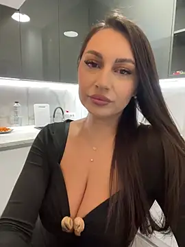 Snapshot of claraxjoyy chatting on February 3, 2025, 4:35 am claraxjoyy online show from February 3, 2025, 4:35 am