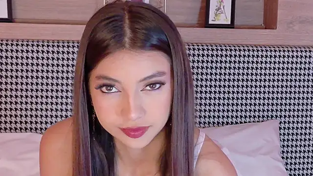 Snapshot of NickyBelmonth chatting on February 1, 2025, 12:05 pm NickyBelmonth online show from February 1, 2025, 12:05 pm