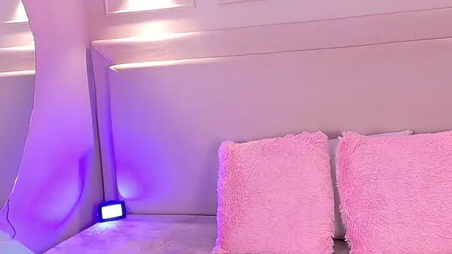 Snapshot of NickyBelmonth chatting on September 11, 2025, 12:05 pm NickyBelmonth online show from September 11, 2025, 12:05 pm