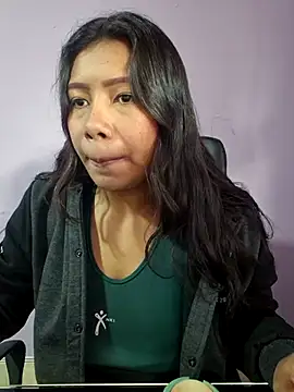 Snapshot of PaulaOrtiz_1 chatting on October 13, 2025, 1:33 pm PaulaOrtiz 1 online show from October 13, 2025, 1:33 pm