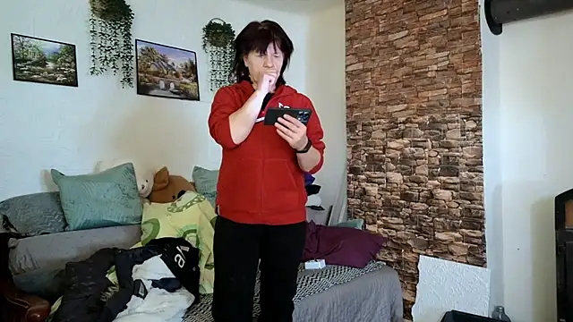 Snapshot of roxyyyrose chatting on February 10, 2025, 11:46 am roxyyyrose online show from February 10, 2025, 11:46 am