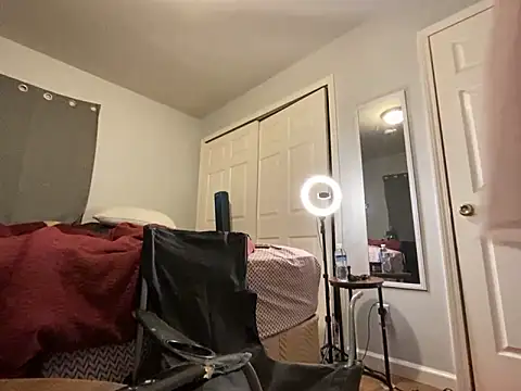 Snapshot of Yoshibaby2670 chatting on March 17, 2025, 1:03 am Yoshibaby2670 online show from March 17, 2025, 1:03 am