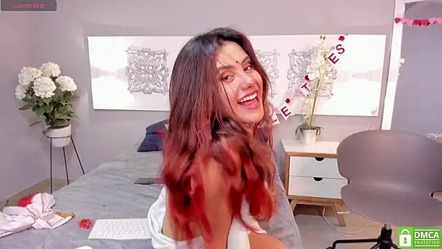 Snapshot of iriis_rosse chatting on February 18, 2025, 12:15 am iriis rosse online show from February 18, 2025, 12:15 am