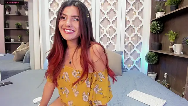 Snapshot of iriis_rosse chatting on March 18, 2025, 9:32 pm iriis rosse online show from March 18, 2025, 9:32 pm