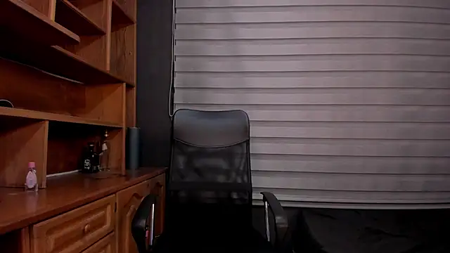 Snapshot of adam_piarse01 chatting on March 17, 2025, 9:55 am adam piarse01 online show from March 17, 2025, 9:55 am