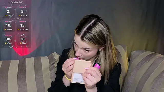 Snapshot of Eternal_Flame chatting on January 23, 2025, 9:18 pm Eternal Flame online show from January 23, 2025, 9:18 pm