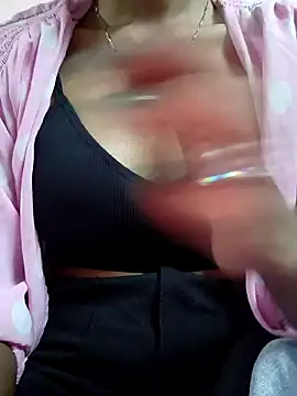 Snapshot of Barbie_183 chatting on January 28, 2025, 10:02 am Barbie 183 online show from January 28, 2025, 10:02 am