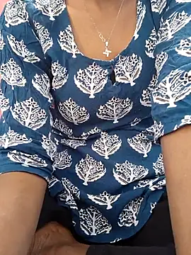 Snapshot of Barbie_183 chatting on March 13, 2025, 5:11 am Barbie 183 online show from March 13, 2025, 5:11 am