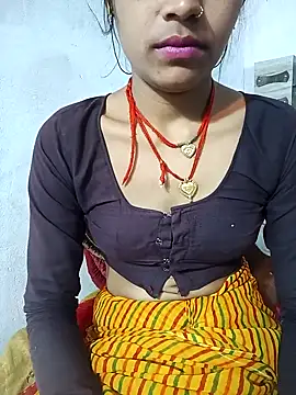 Snapshot of Amaya_Bajwa chatting on February 24, 2025, 6:16 am Amaya Bajwa online show from February 24, 2025, 6:16 am