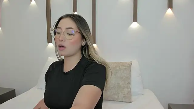 Snapshot of antonella_cutie_ chatting on January 29, 2025, 12:02 pm antonella cutie online show from January 29, 2025, 12:02 pm