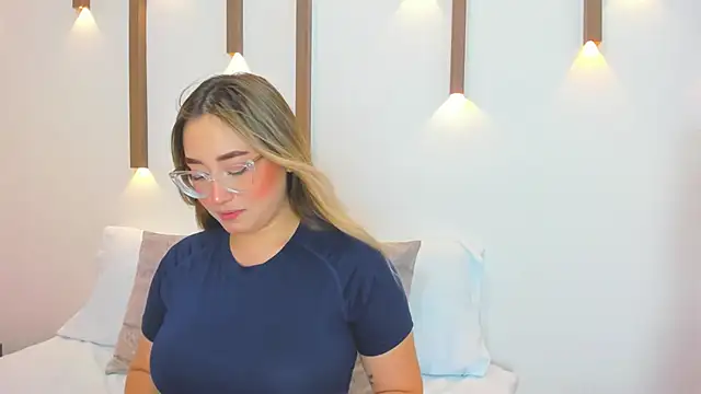 Snapshot of antonella_cutie_ chatting on March 10, 2025, 12:26 pm antonella cutie online show from March 10, 2025, 12:26 pm