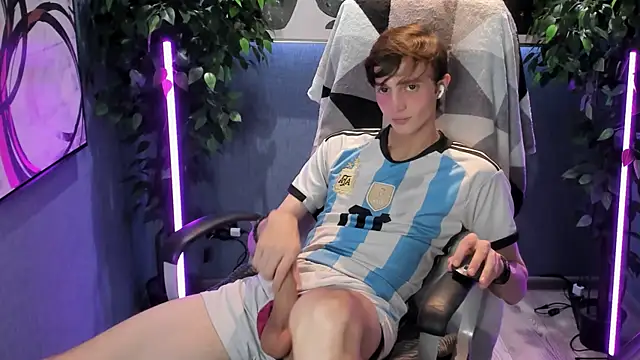 Snapshot of John_Weasley chatting on September 22, 2025, 9:22 am John Weasley online show from September 22, 2025, 9:22 am