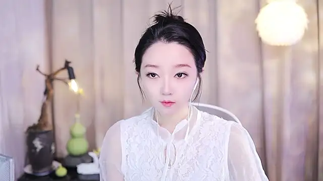 Snapshot of Zoe-99 chatting on November 7, 2025, 4:07 pm Zoe-99 online show from November 7, 2025, 4:07 pm