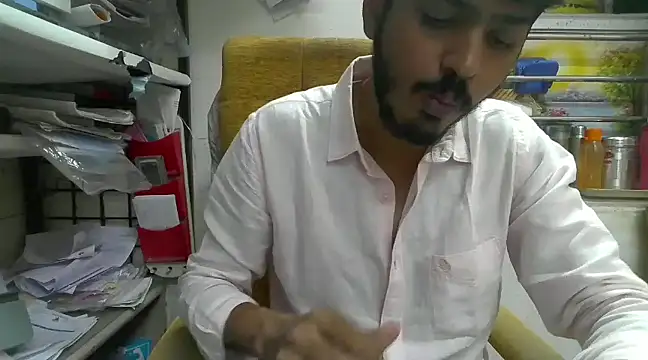 Snapshot of cute_modell chatting on February 14, 2025, 12:57 pm cute modell online show from February 14, 2025, 12:57 pm