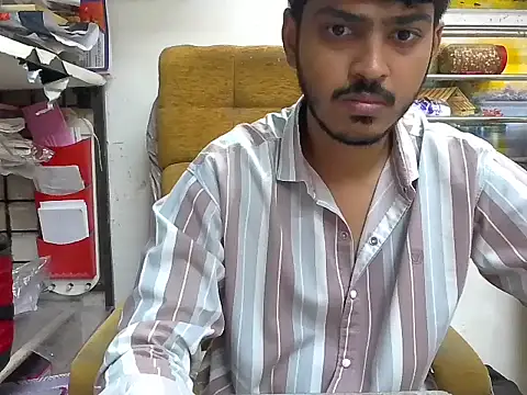 Snapshot of cute_modell chatting on September 29, 2025, 12:21 pm cute modell online show from September 29, 2025, 12:21 pm