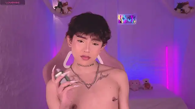 Snapshot of Evan_Hunter chatting on November 5, 2025, 3:01 pm Evan Hunter online show from November 5, 2025, 3:01 pm