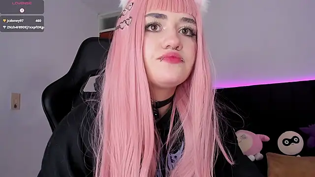 Snapshot of raven__white1 chatting on February 20, 2025, 2:18 am raven white1 online show from February 20, 2025, 2:18 am