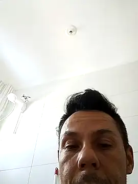 Santanacumxplod online show from January 14, 2025, 7:32 pm