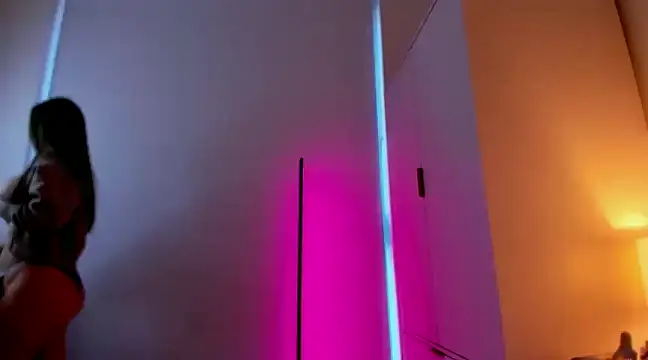 Snapshot of GoddessRoxana chatting on January 14, 2025, 12:35 pm GoddessRoxana online show from January 14, 2025, 12:35 pm