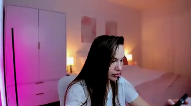 Snapshot of GoddessRoxana chatting on January 17, 2025, 11:49 am GoddessRoxana online show from January 17, 2025, 11:49 am