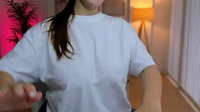 Snapshot of GoddessRoxana chatting on November 3, 2025, 2:40 pm GoddessRoxana online show from November 3, 2025, 2:40 pm