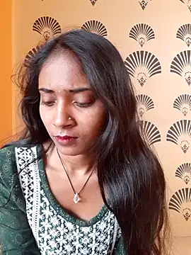 Snapshot of Divya-2007 chatting on February 24, 2025, 2:51 am Divya-2007 online show from February 24, 2025, 2:51 am