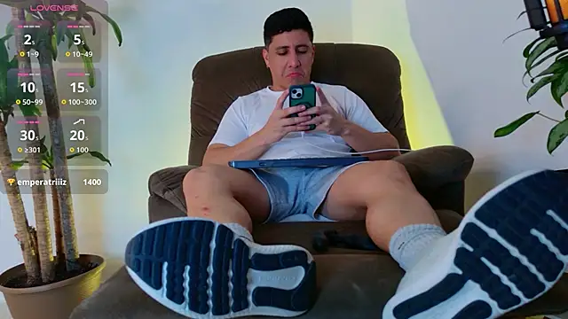 Snapshot of Fraannco chatting on October 1, 2025, 9:10 pm Fraannco online show from October 1, 2025, 9:10 pm