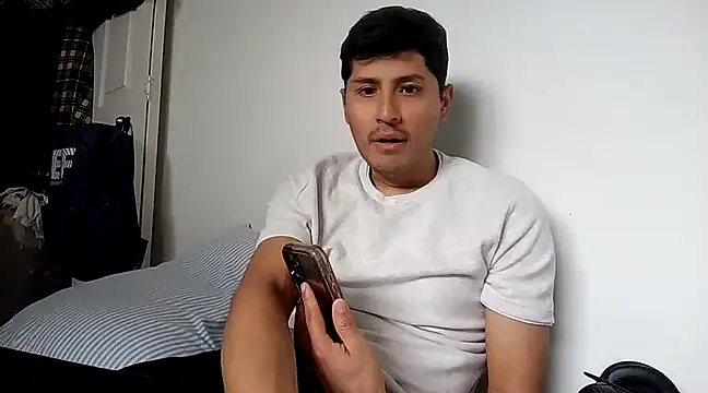 Snapshot of PerroDemonioHot chatting on March 13, 2025, 7:50 pm PerroDemonioHot online show from March 13, 2025, 7:50 pm