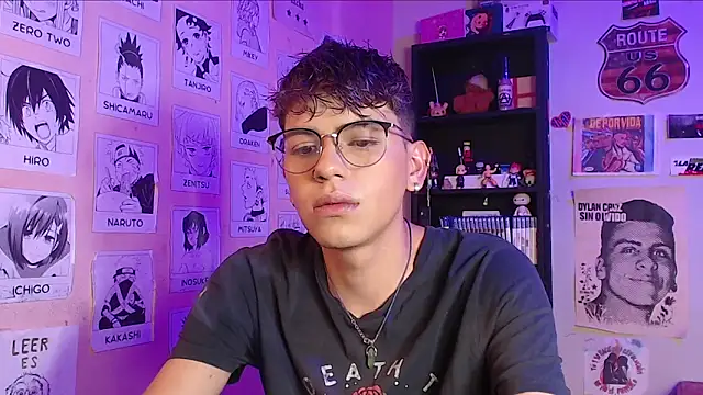 Snapshot of Mickey_Magic chatting on January 30, 2025, 6:46 am Mickey Magic online show from January 30, 2025, 6:46 am